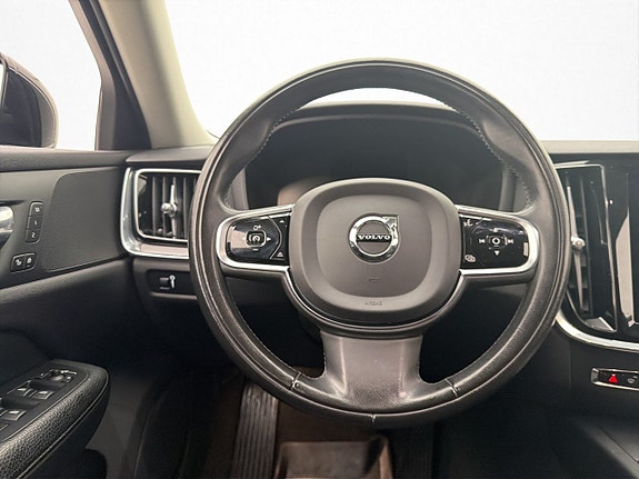 Volvo V60 13 of 30