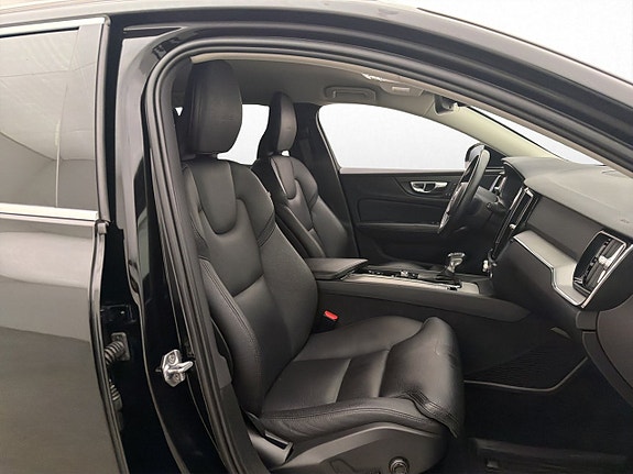 Volvo V60 11 of 30