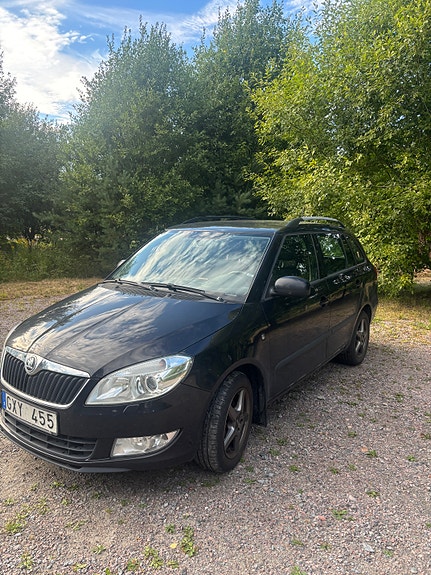 Skoda Fabia 2 of 9
