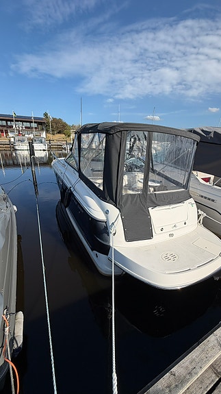 Monterey 275 SCR – rymlig familjebåt med rätt utrustning och rätt känsla 2 of 10