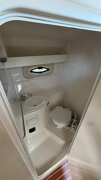 Monterey 275 SCR – rymlig familjebåt med rätt utrustning och rätt känsla 10 of 10