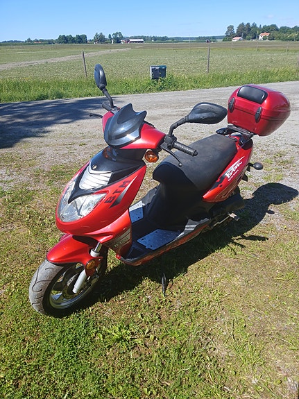 Baotian Btm motor sport 49cc 2 of 4