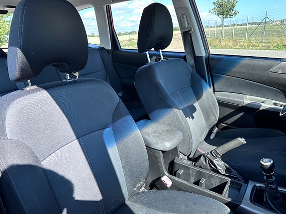 Subaru Forester 10 of 19