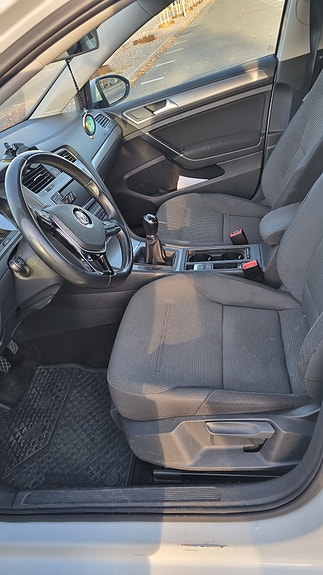 Volkswagen Golf VII 2 of 6