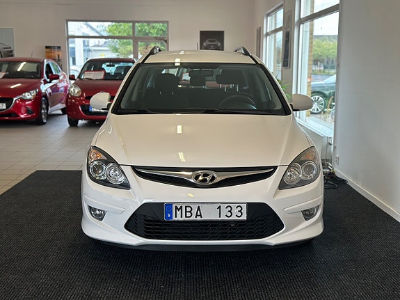 Hyundai i30 2 of 17