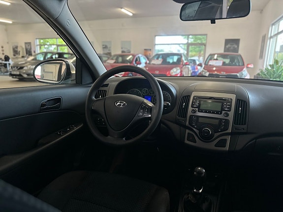 Hyundai i30 11 of 17