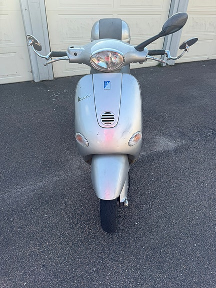 Piaggio Vespa ET4 150 6 of 6