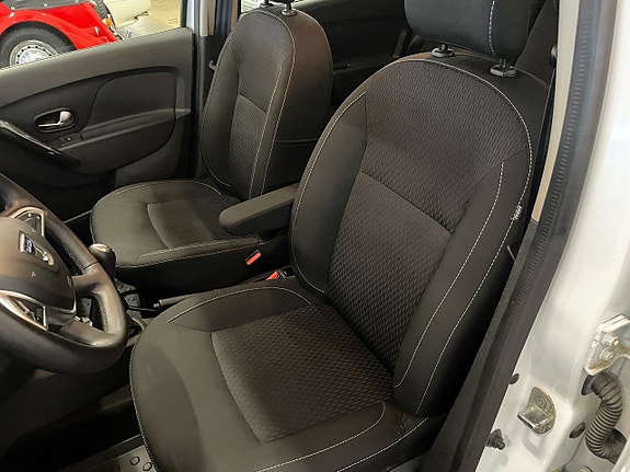 Dacia Logan 9 of 14