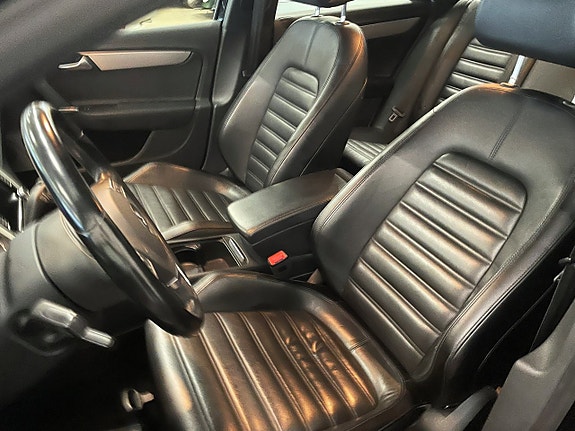 Volkswagen Passat Alltrack 9 of 18