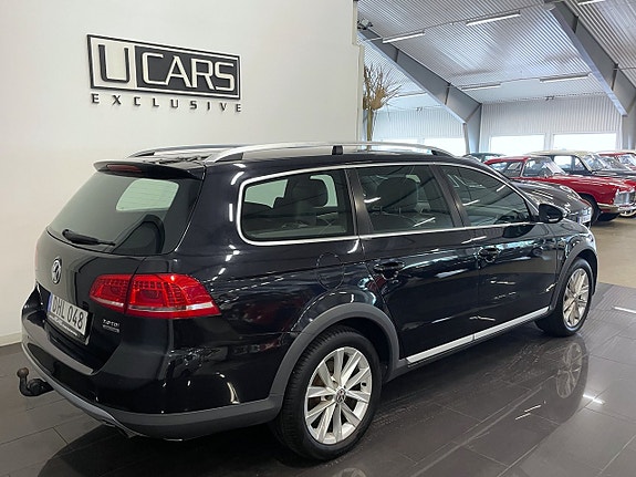 Volkswagen Passat Alltrack 3 of 18