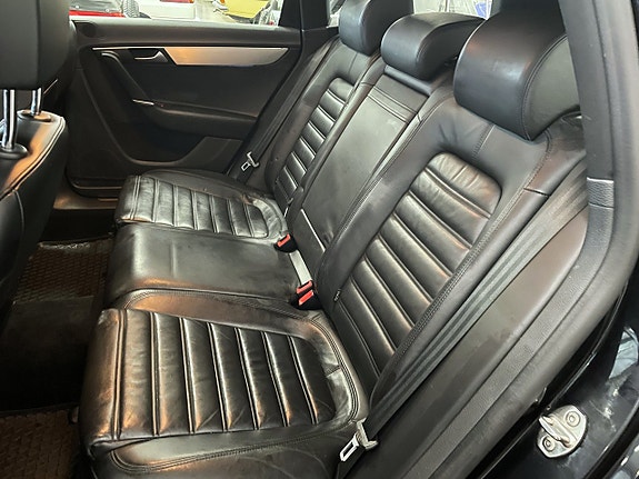 Volkswagen Passat Alltrack 15 of 18