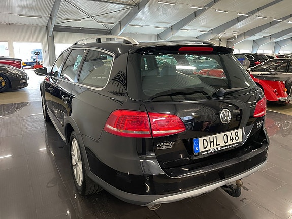 Volkswagen Passat Alltrack 5 of 18