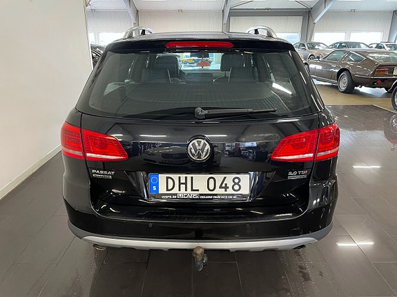 Volkswagen Passat Alltrack 4 of 18