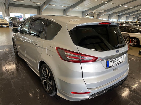 Ford S-MAX 6 of 24