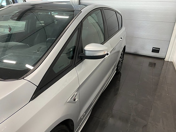 Ford S-MAX 10 of 24