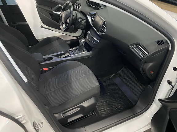Peugeot 308 19 of 25