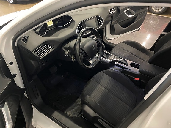 Peugeot 308 16 of 25