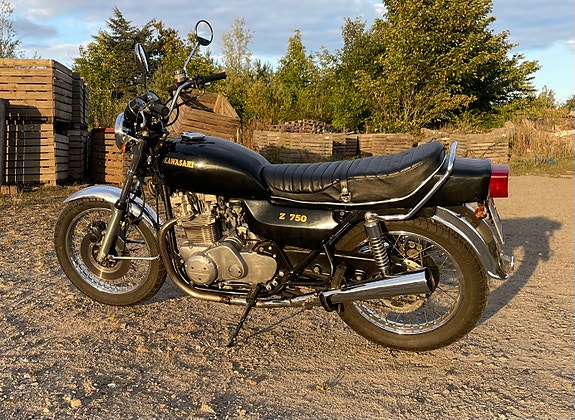 Kawasaki Z 750-B 2 of 5