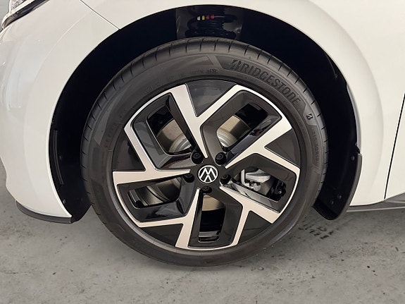 Volkswagen ID.3 Neo 6 of 12
