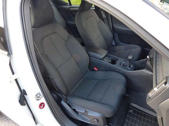 Volvo XC40 11 of 14