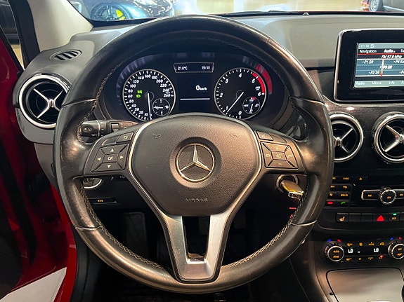 Mercedes-Benz B180 10 of 15