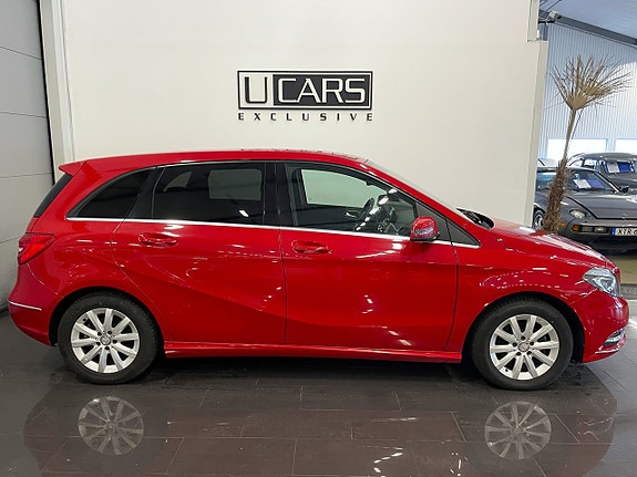 Mercedes-Benz B180 2 of 15