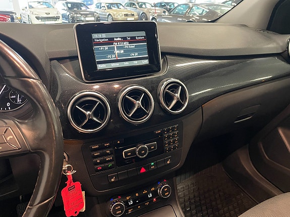 Mercedes-Benz B180 11 of 15