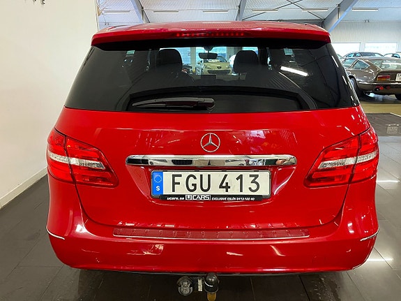 Mercedes-Benz B180 4 of 15
