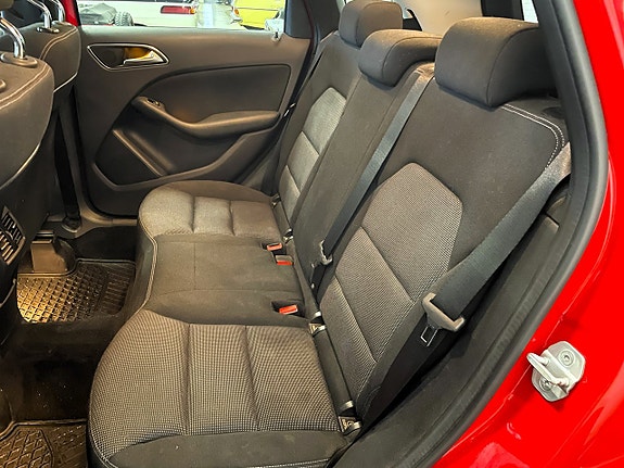 Mercedes-Benz B180 13 of 15
