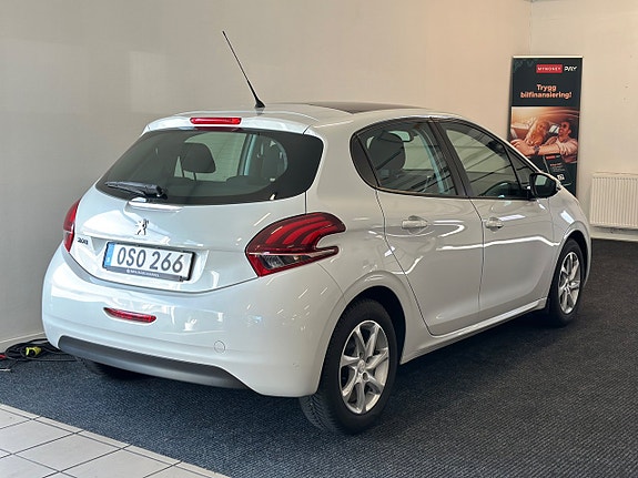Peugeot 208 5 of 21