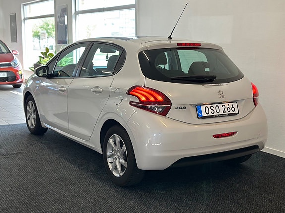 Peugeot 208 8 of 21