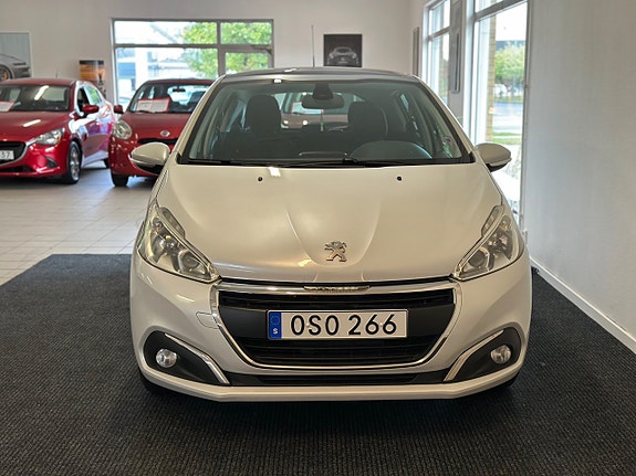 Peugeot 208 2 of 21