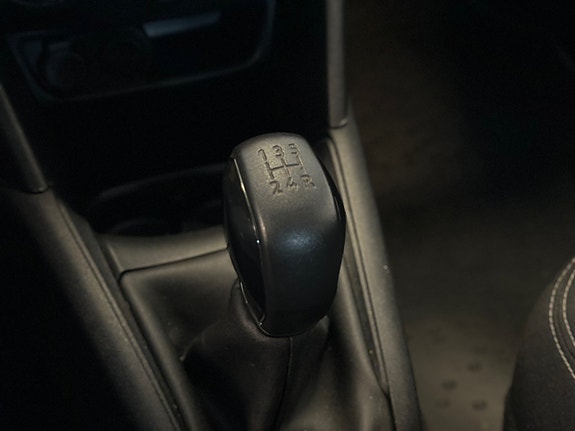 Peugeot 208 13 of 21