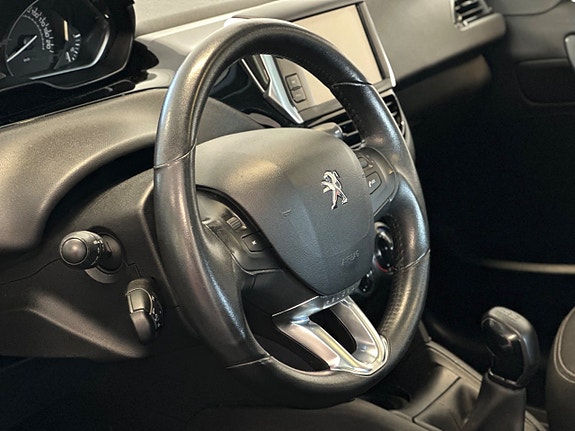 Peugeot 208 10 of 21