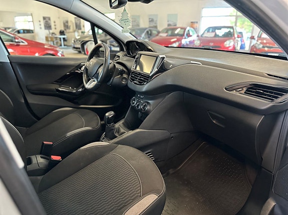 Peugeot 208 19 of 21