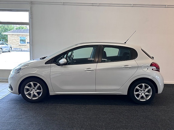 Peugeot 208 9 of 21
