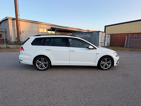 Volkswagen Golf VII 3 of 9