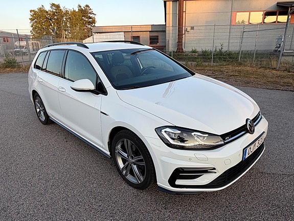 Volkswagen Golf VII 2 of 9