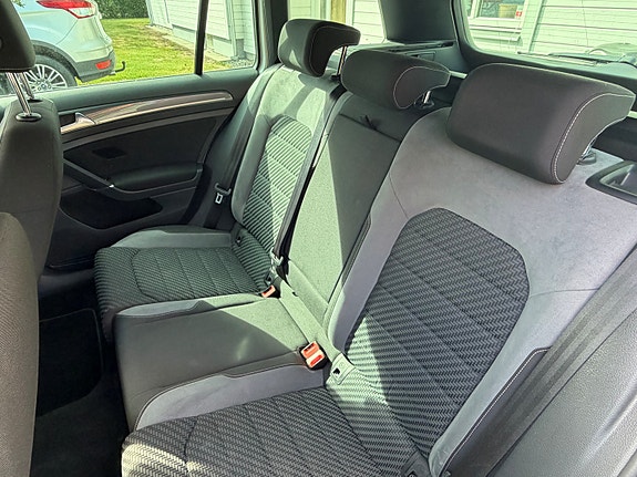 Volkswagen Golf VII 8 of 9