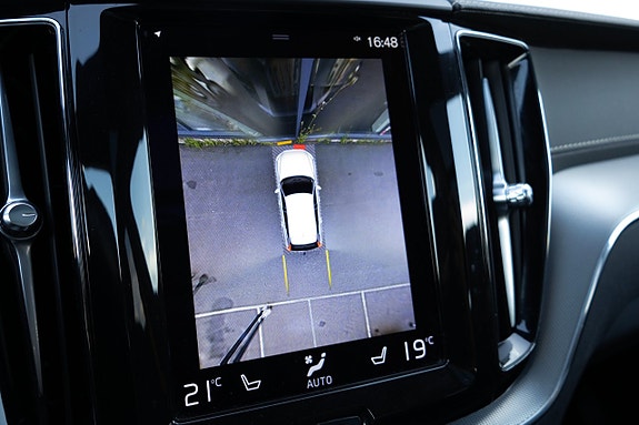 Volvo XC60 13 of 16