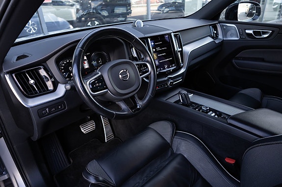 Volvo XC60 10 of 16