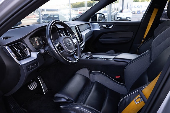 Volvo XC60 9 of 16