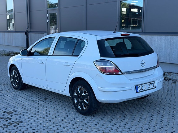 Opel Astra 3 of 11