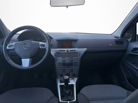 Opel Astra 9 of 11