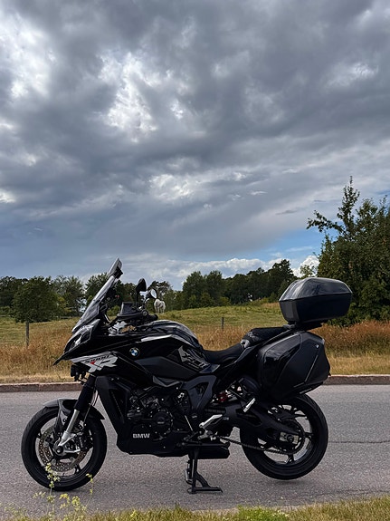 BMW S 1000 XR 3 of 4