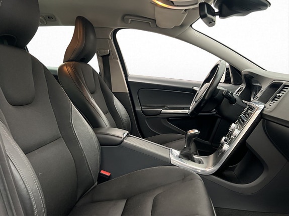 Volvo V60 Cross Country 21 of 28