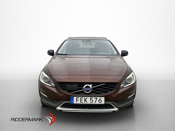 Volvo V60 Cross Country 2 of 28