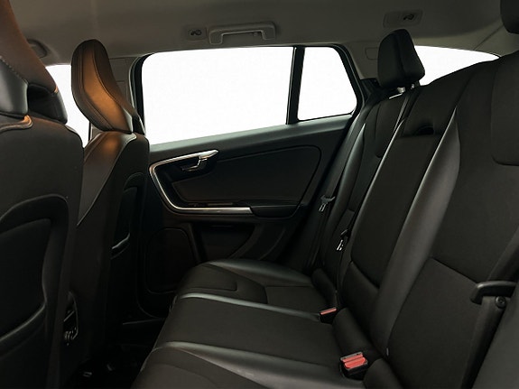 Volvo V60 Cross Country 23 of 28
