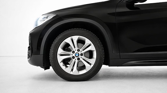 BMW X1 3 of 28