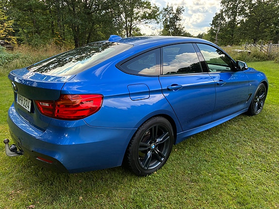 BMW 320d 2 of 14